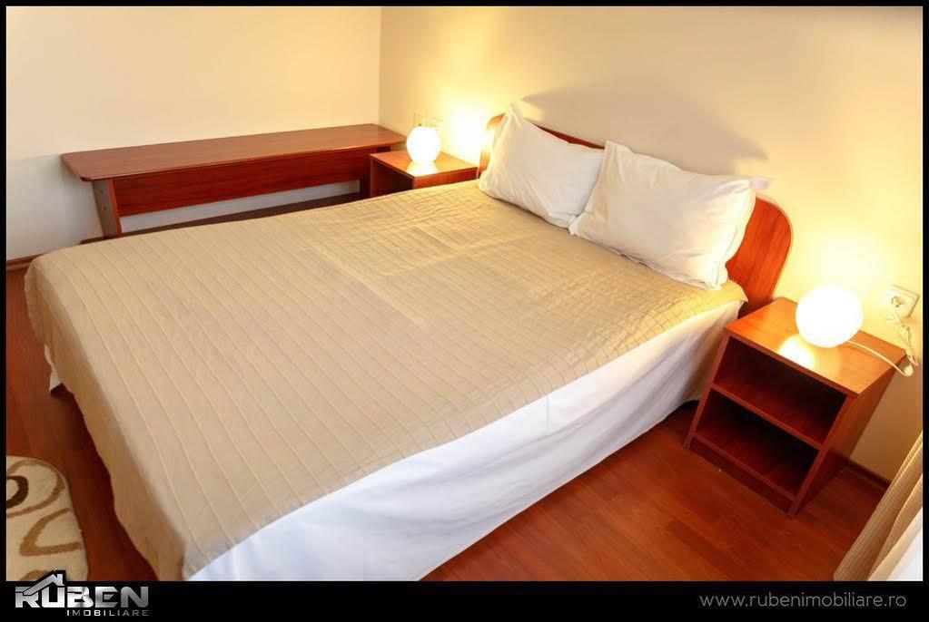 Hotel Mic Bukarest Kültér fotó