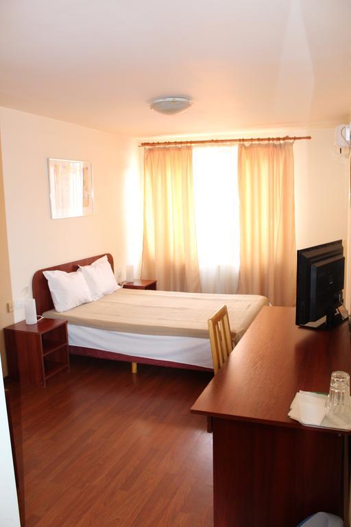 Hotel Mic Bukarest Kültér fotó