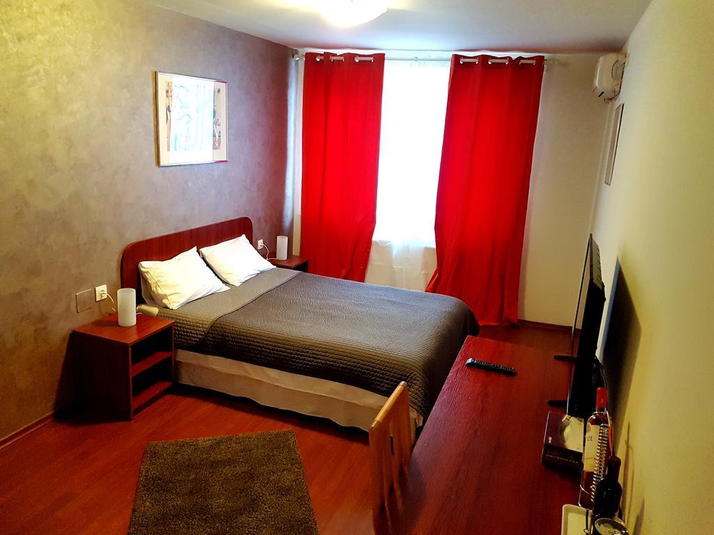 Hotel Mic Bukarest Kültér fotó