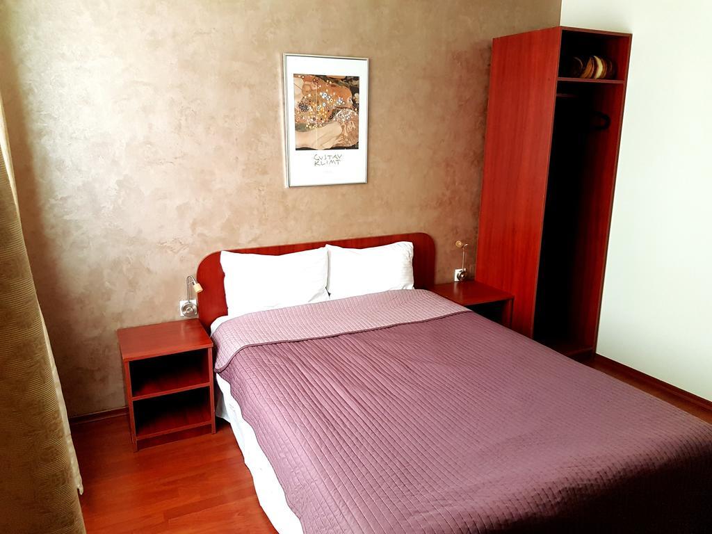 Hotel Mic Bukarest Kültér fotó