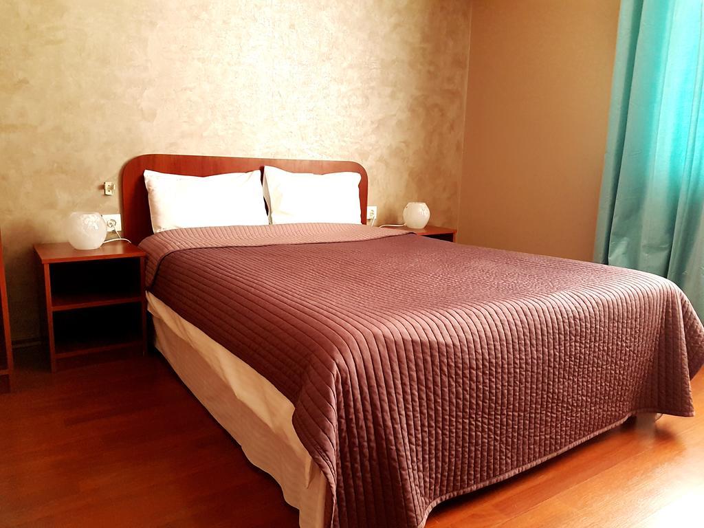 Hotel Mic Bukarest Kültér fotó