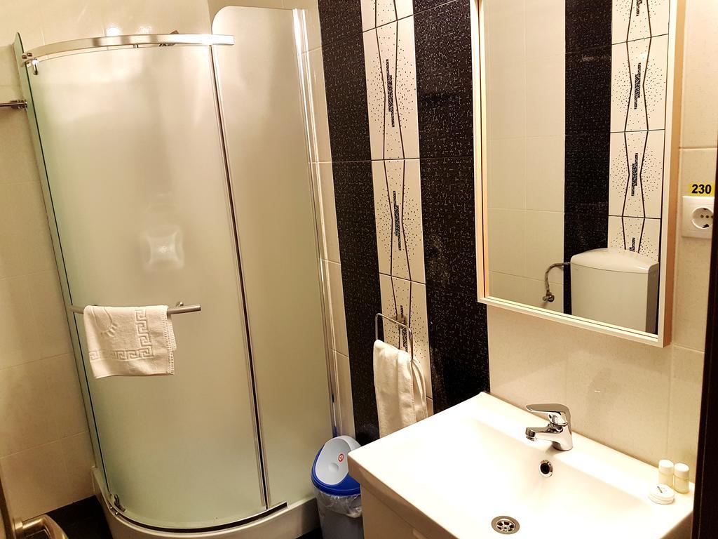 Hotel Mic Bukarest Kültér fotó